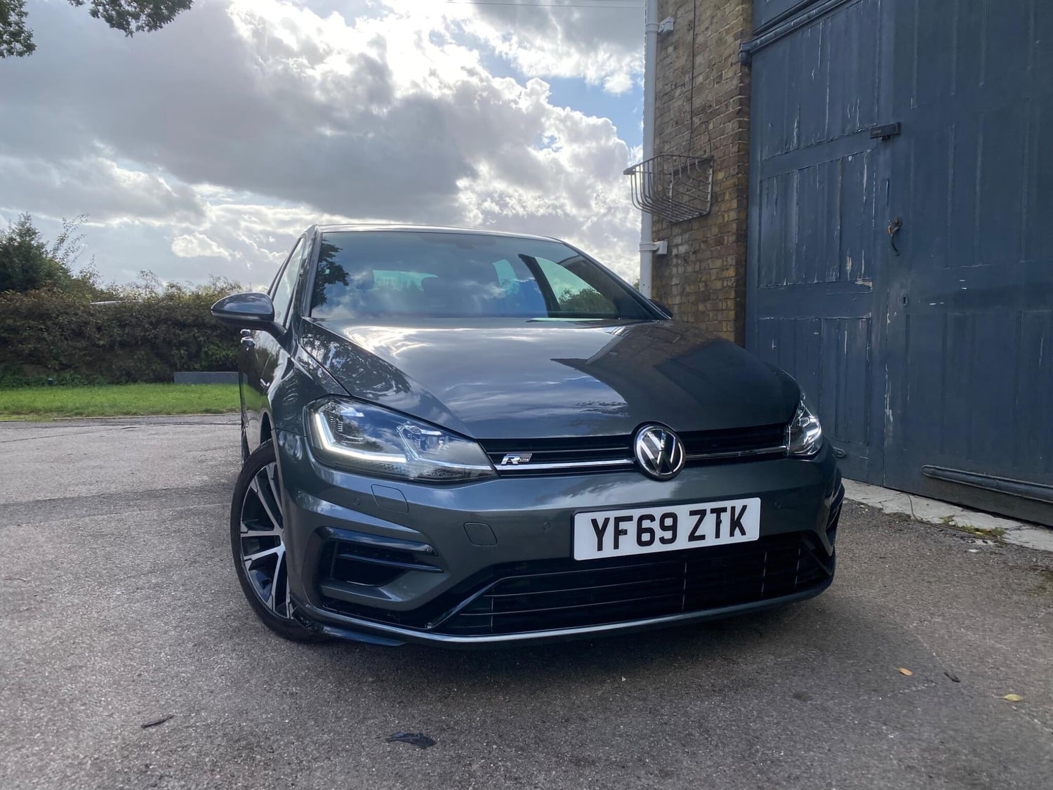 Volkswagen Golf 2019 - Cars