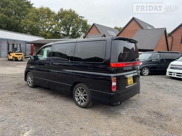 Nissan Elgrand 2010 - Cars