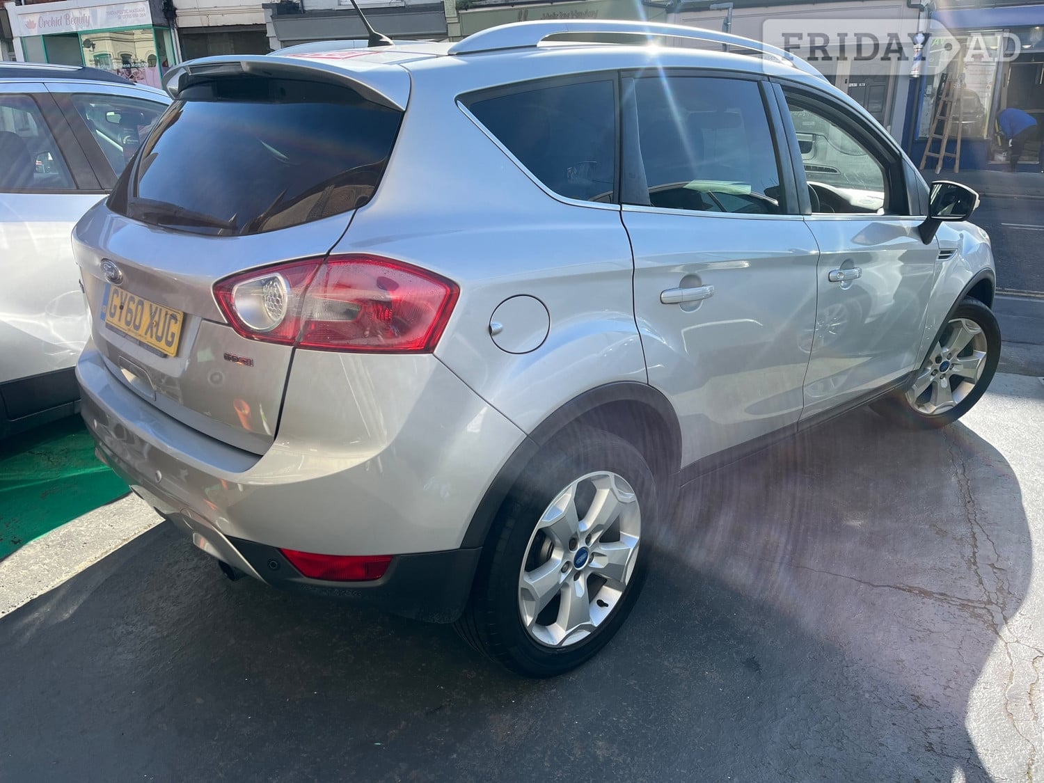 [ berth ]Ford Kuga