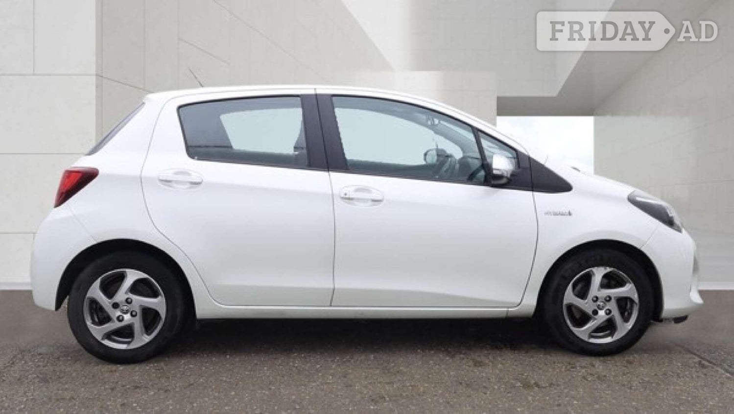 Toyota Yaris 2015 - Cars