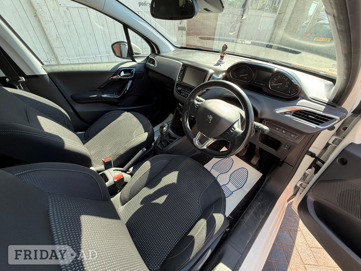 Peugeot 208 2019 - Cars
