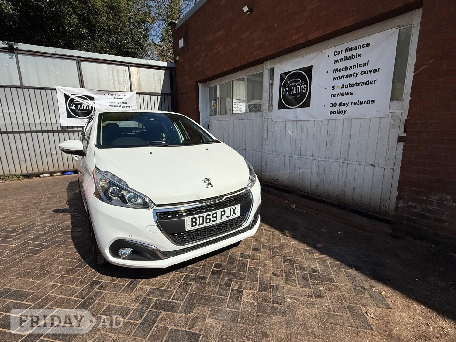 [ berth ]Peugeot 208