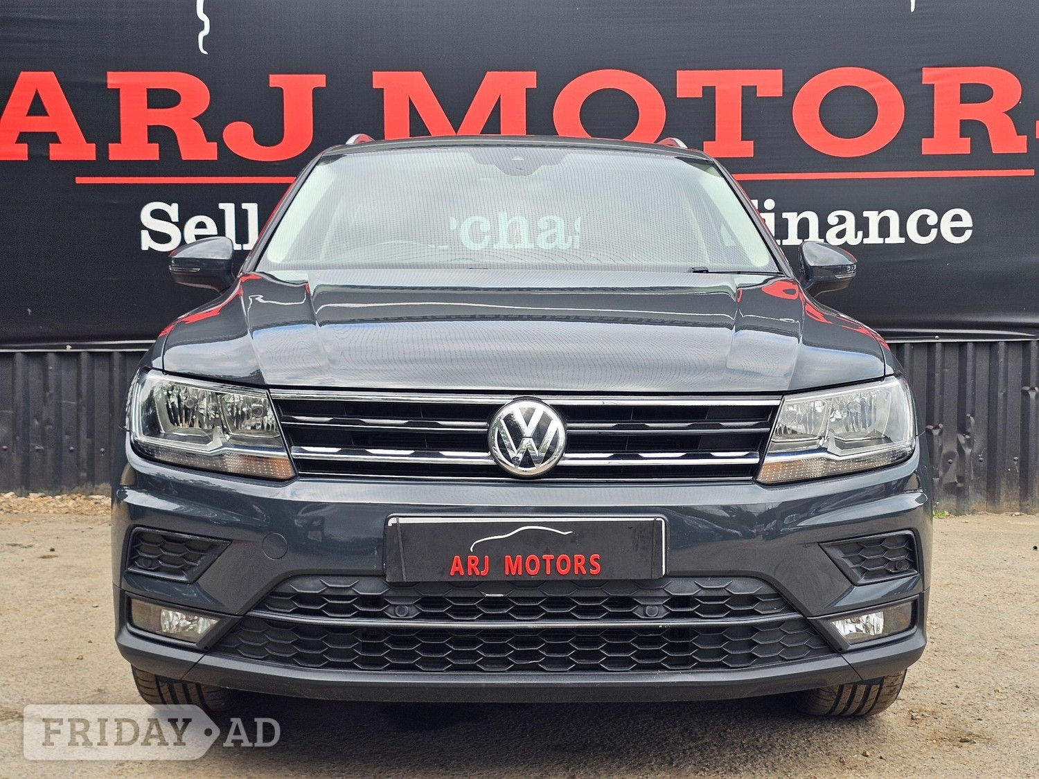 Volkswagen Tiguan 2019 - Cars