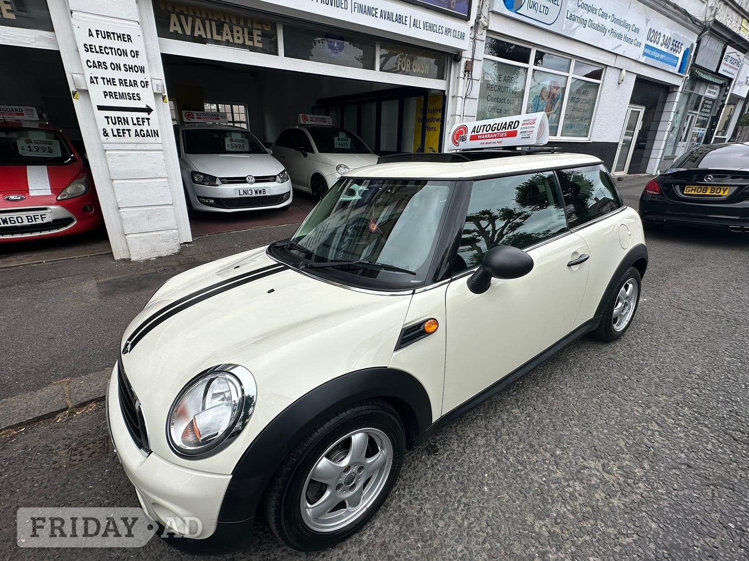 Mini Hatch 2010 in Sutton
