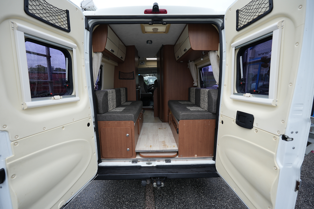 [2 berth ]Auto-Trail Tribute T-670