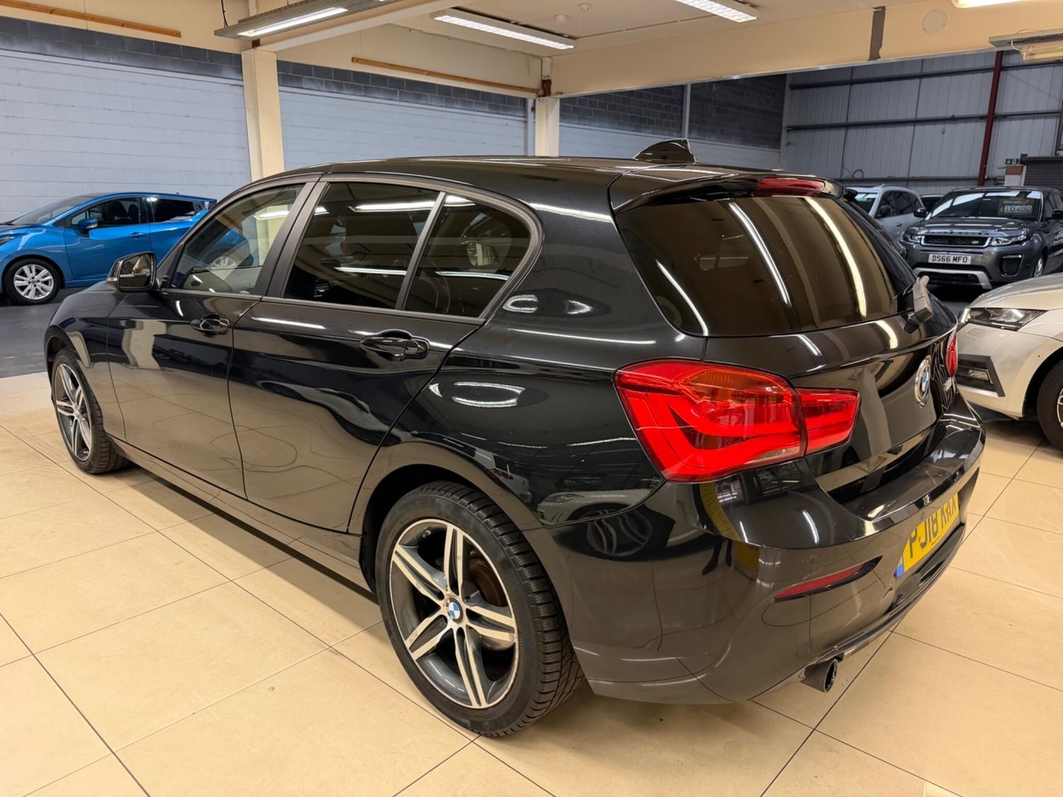 BMW 1 Series 2018 - Cars