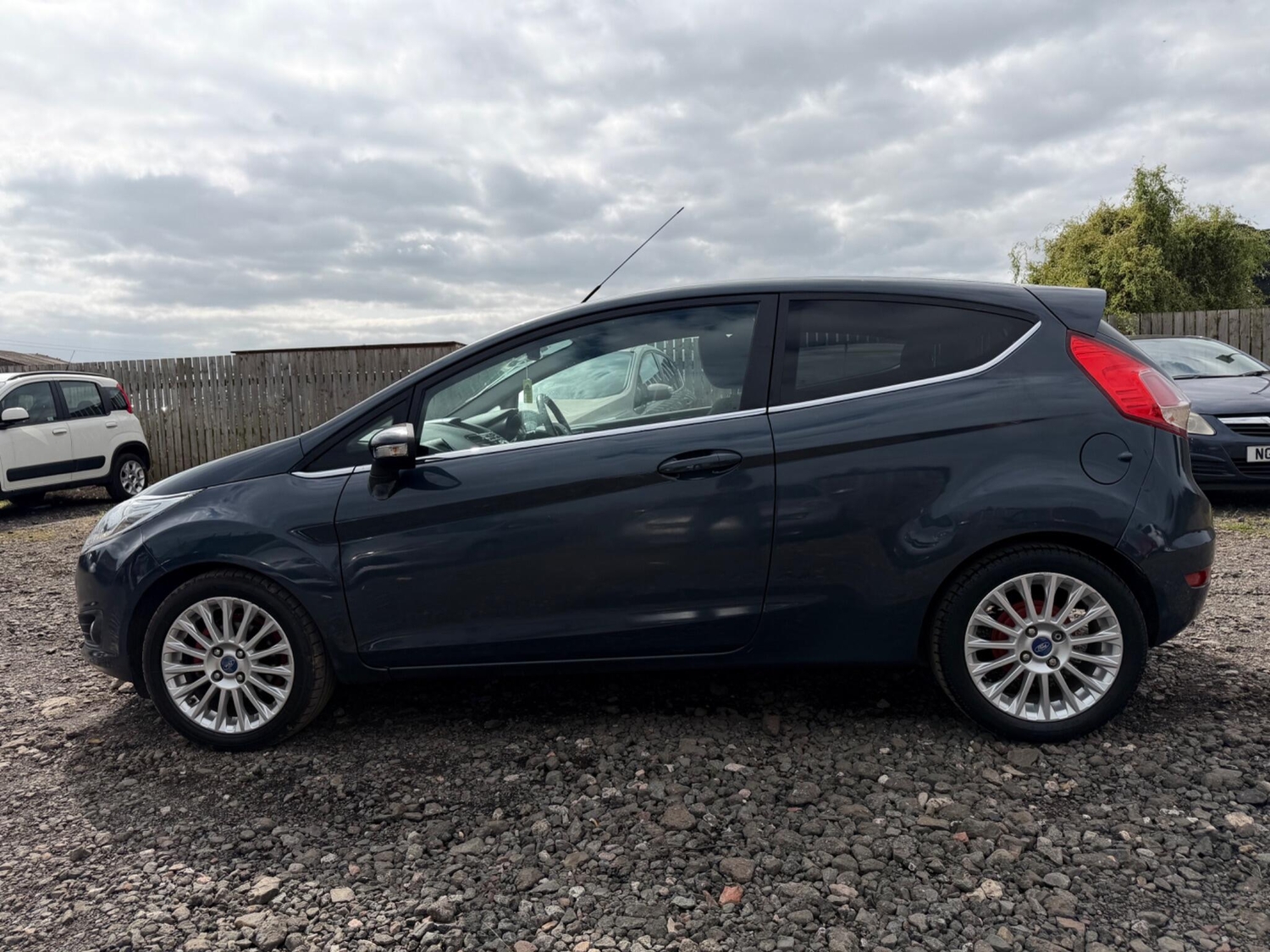 Ford Fiesta 2015 - Cars