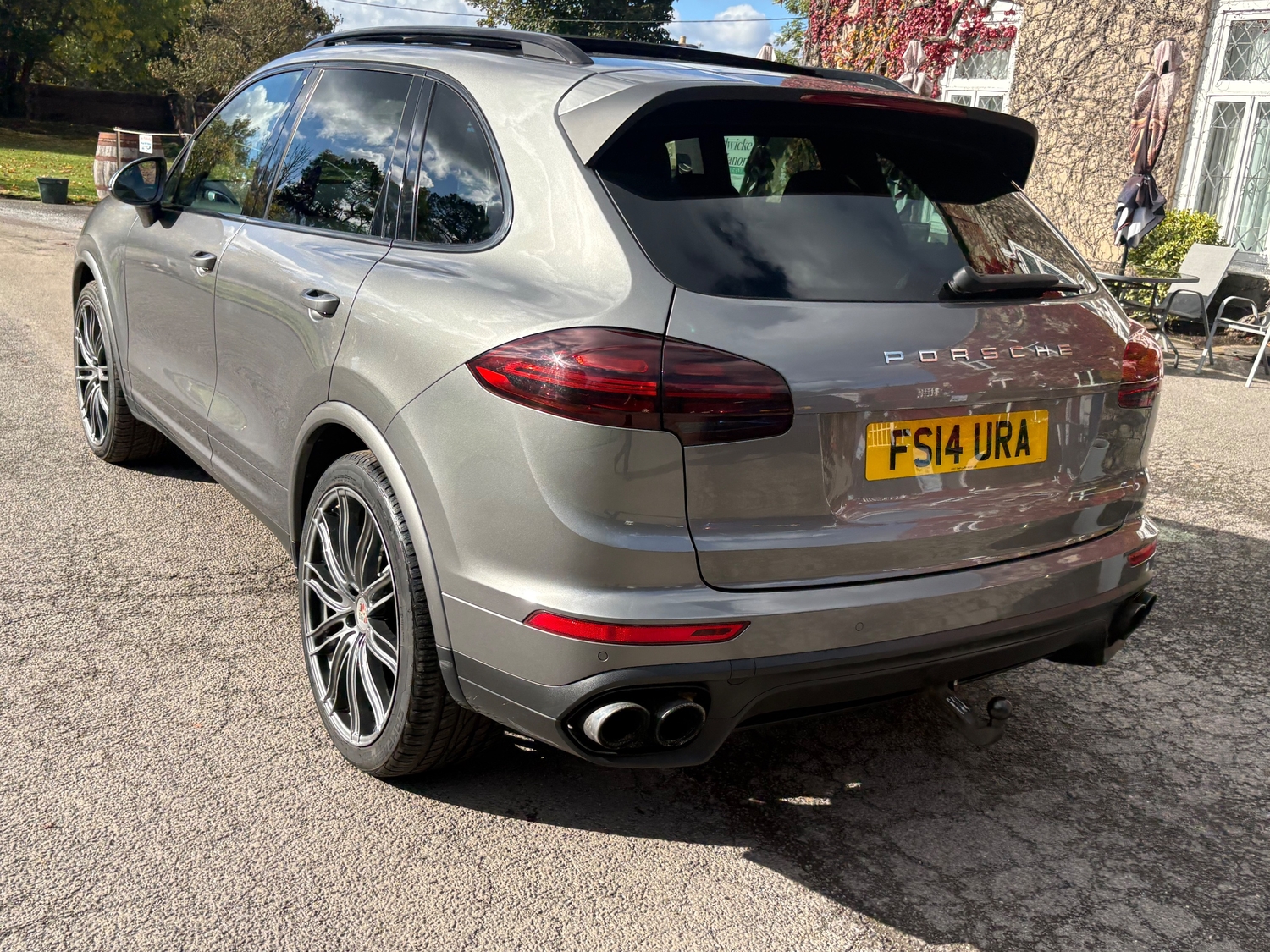 [ berth ]Porsche Cayenne