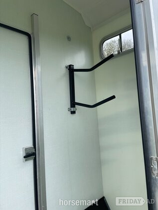 Equi-Trek Sonic Peugeot Horsebox - Trailers & Horseboxes