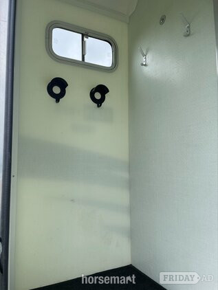 Equi-Trek Sonic Peugeot Horsebox - Trailers & Horseboxes in Epworth