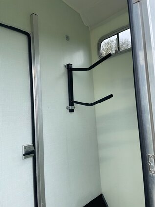 Equi-Trek Sonic Peugeot Horsebox - Trailers & Horseboxes