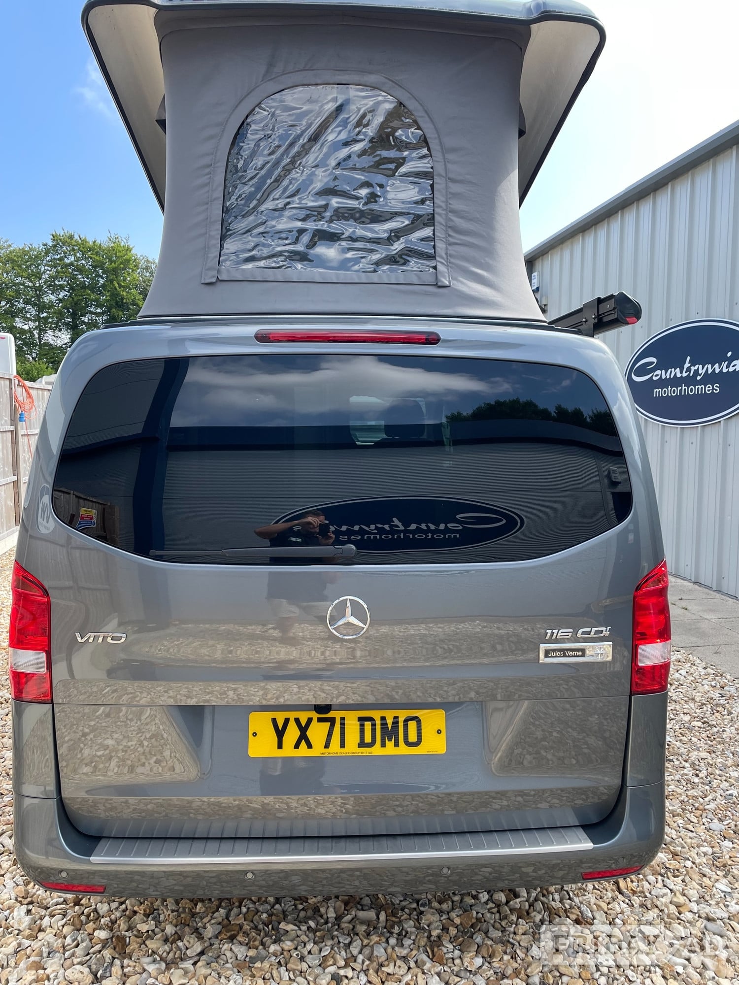 [ berth ]Mercedes-Benz Westfalia Jules Verne