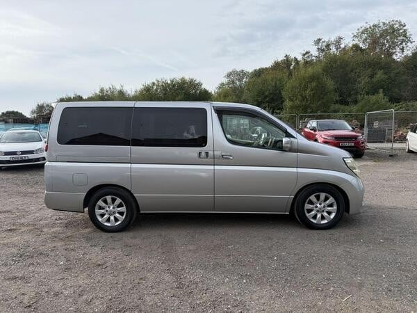 [ berth ]Nissan Elgrand