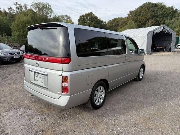 Nissan Elgrand 2007 - Cars in Southampton