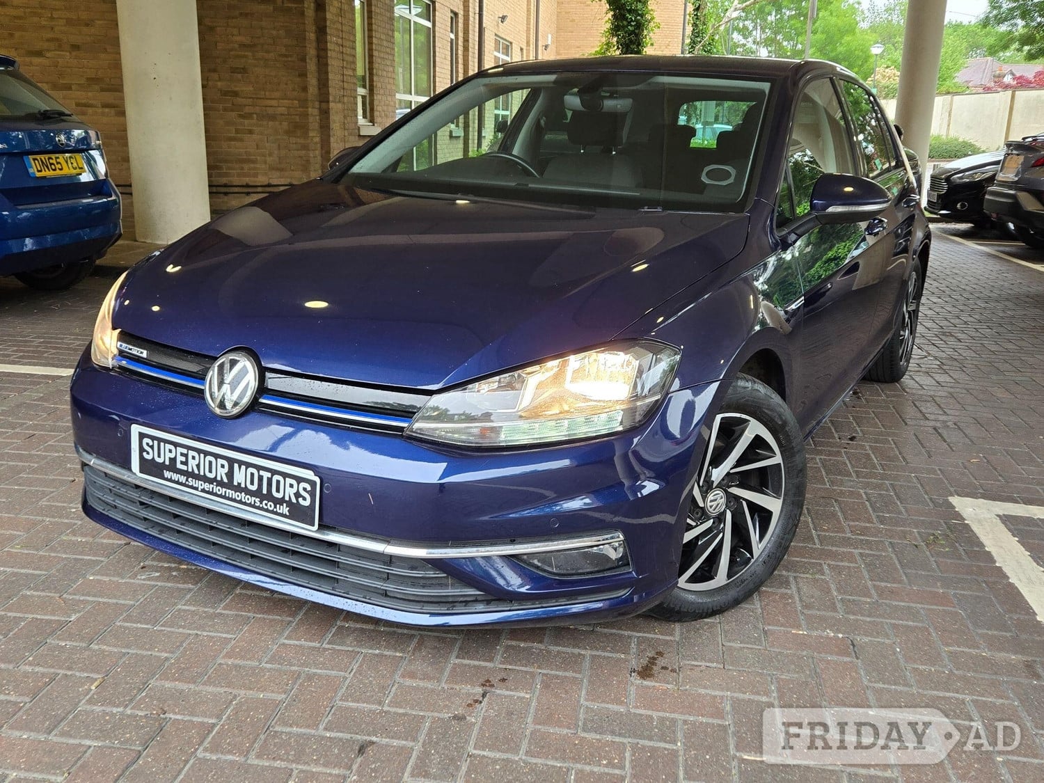 Volkswagen Golf 2019 - Cars in Staines