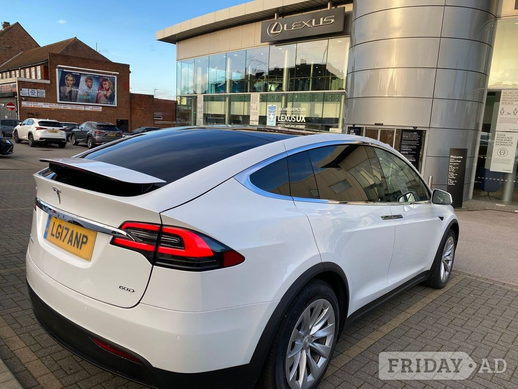[ berth ]Tesla Model X