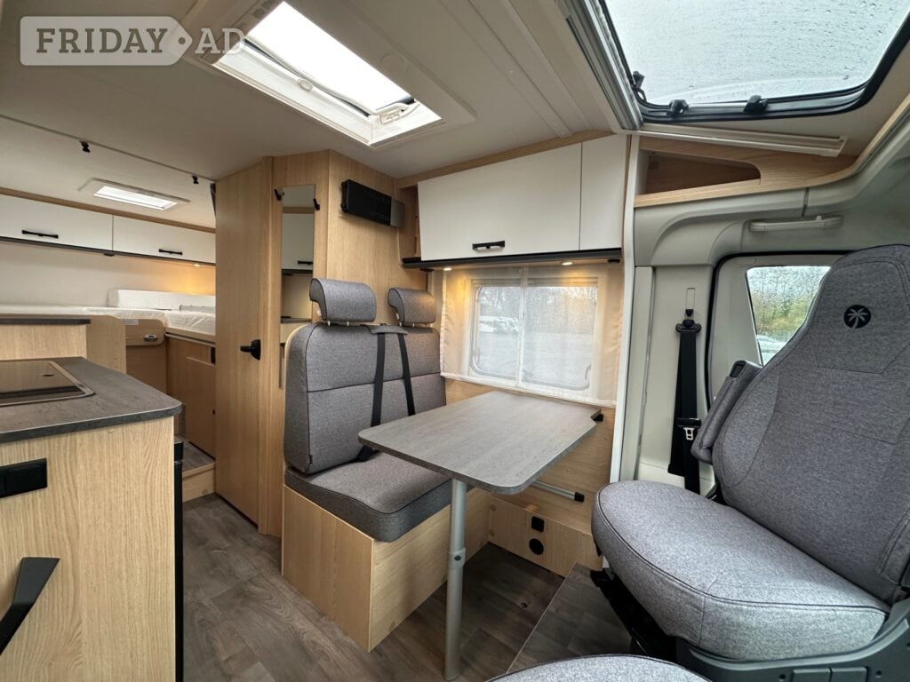 [2 berth ]Sunlight Adventure V66