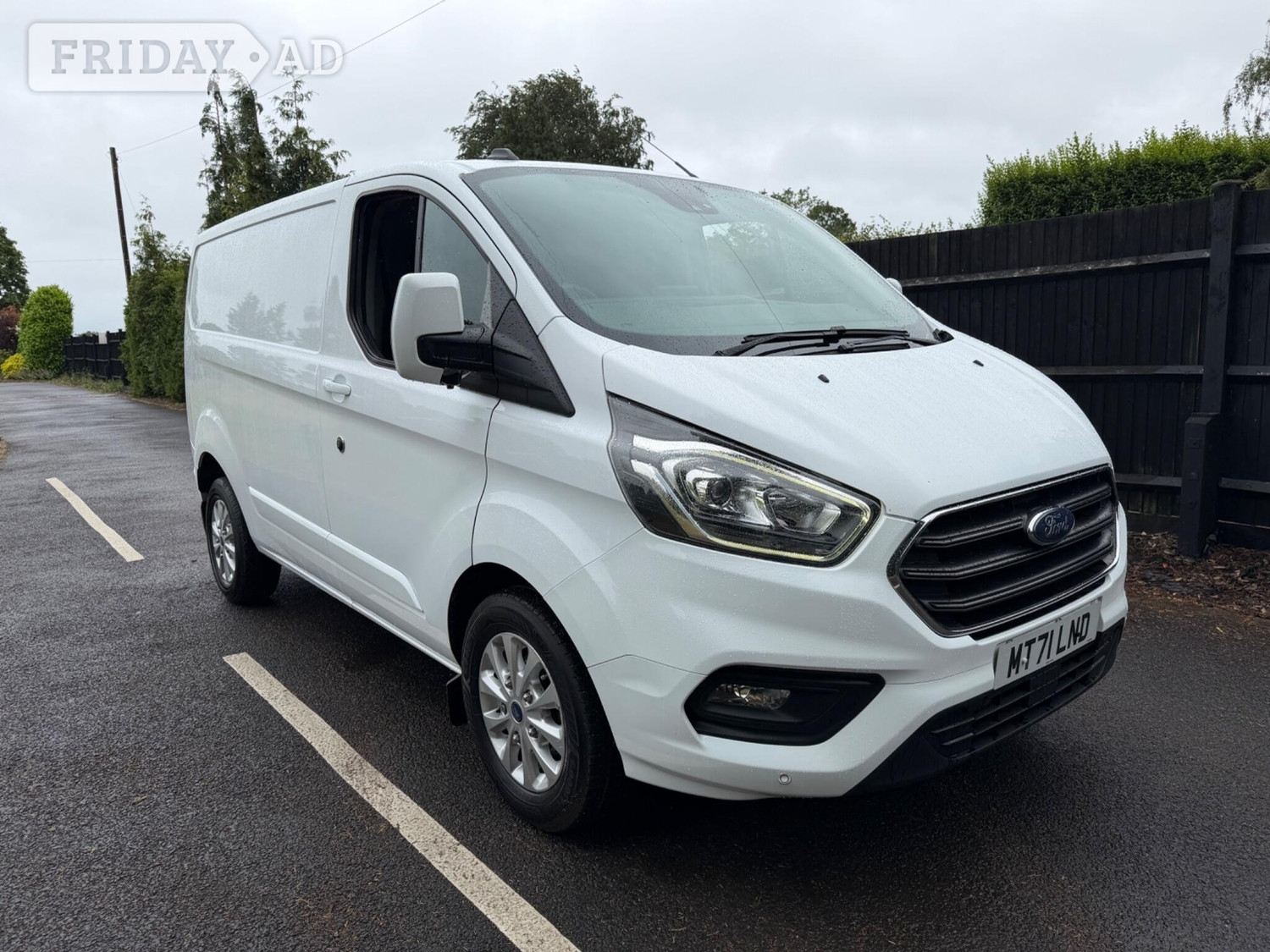 Ford Transit Custom 2022 in Addlestone