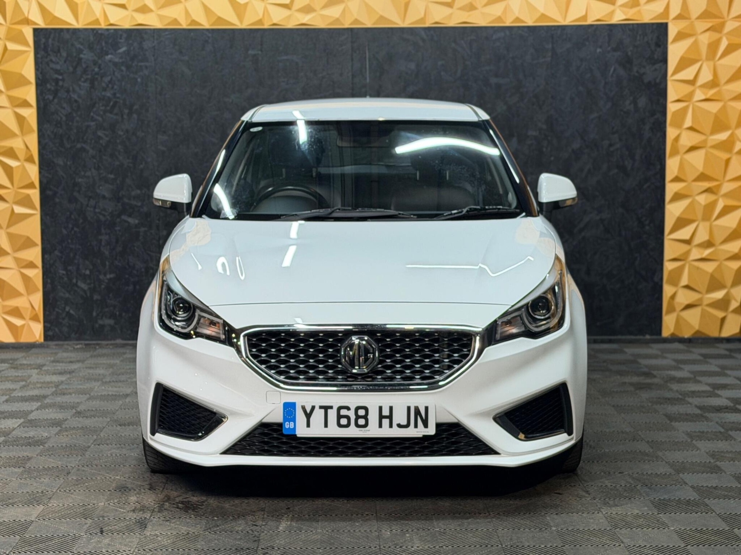 [ berth ]MG MG3