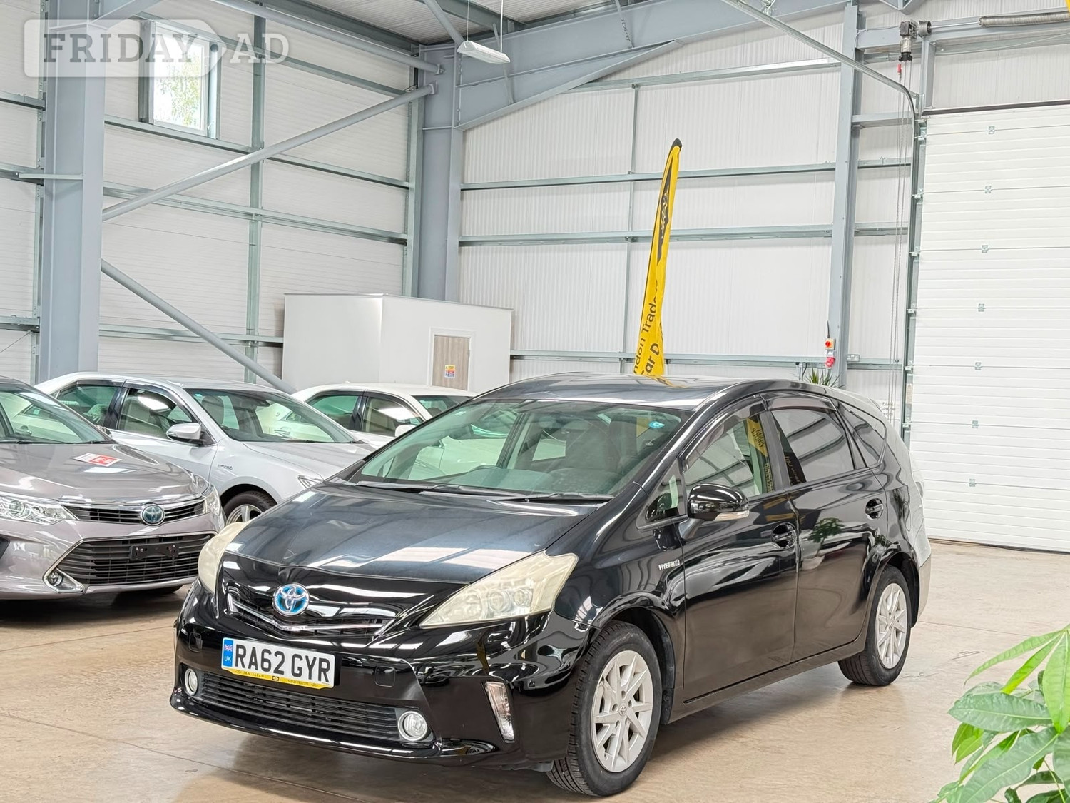 Toyota 7 Seat Prius Reading