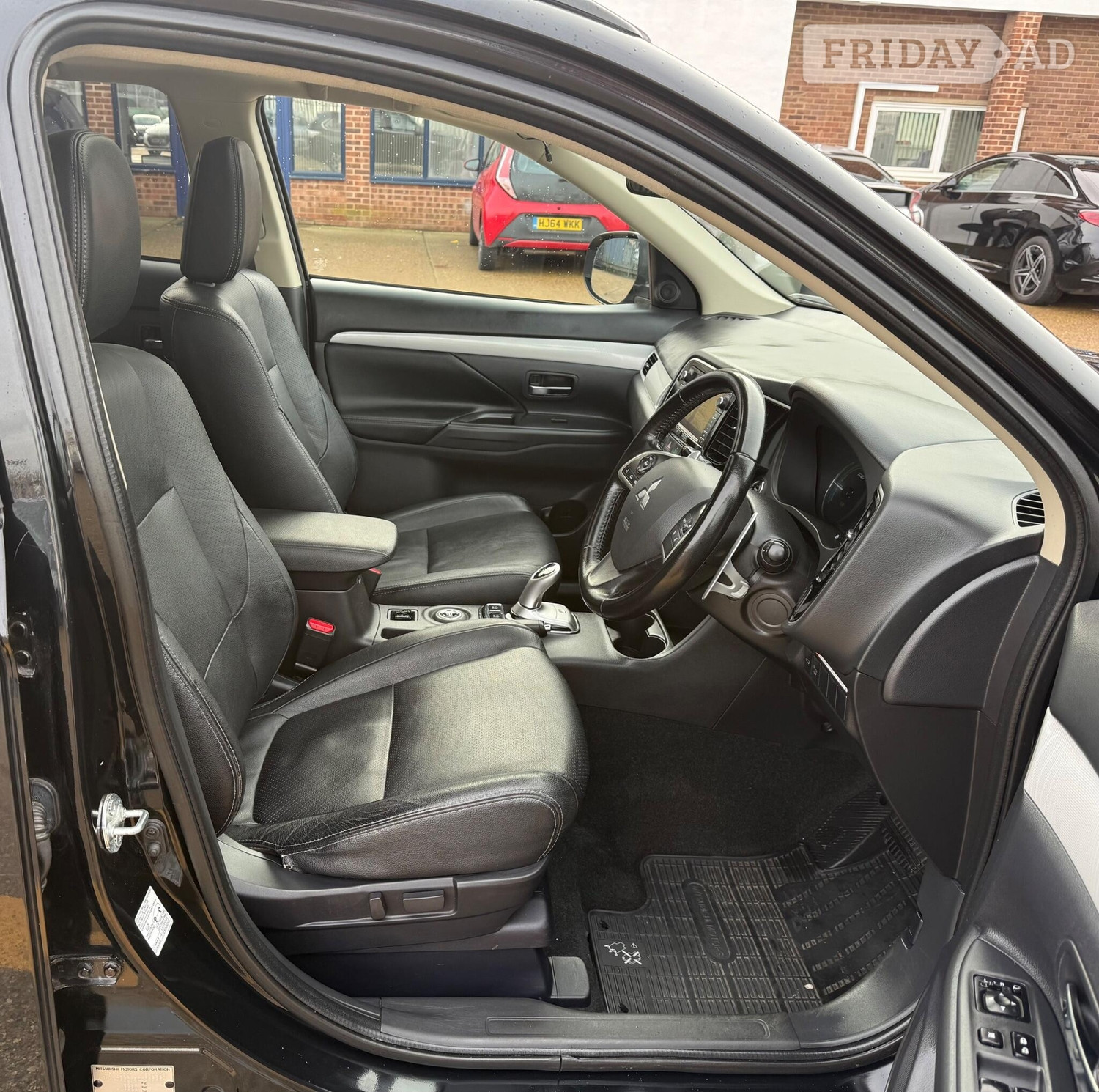Mitsubishi Outlander 2015 in Havering