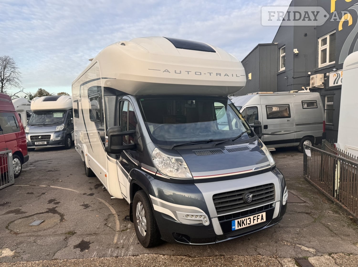 [ berth ]Auto-Trail Frontier Scout