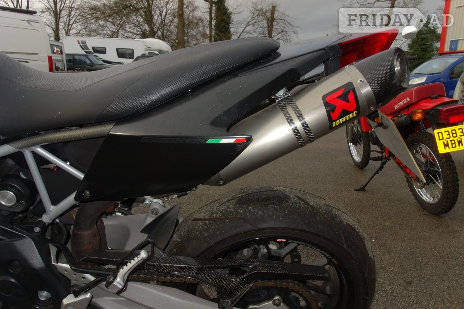 [ berth ]Aprilia Dorsoduro