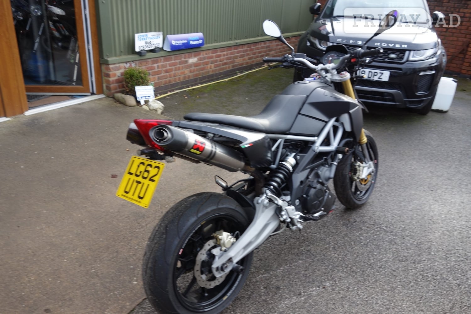Aprilia Dorsoduro 2012 - Motorbikes, Scooters & Quads
