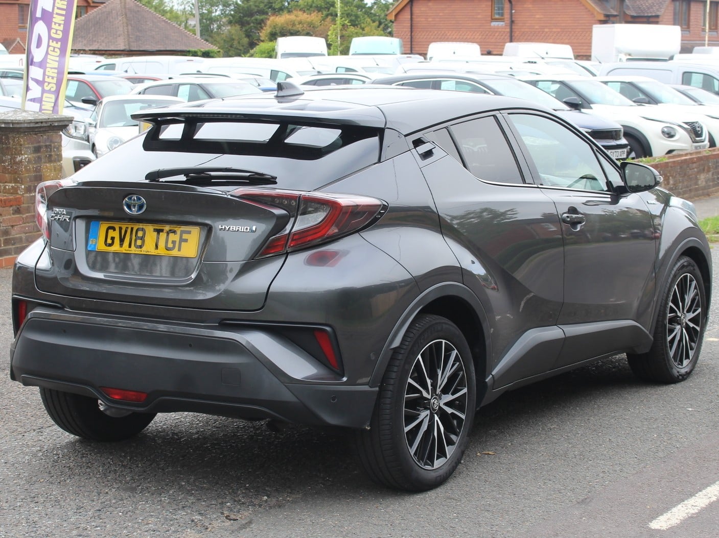 [ berth ]Toyota C-HR