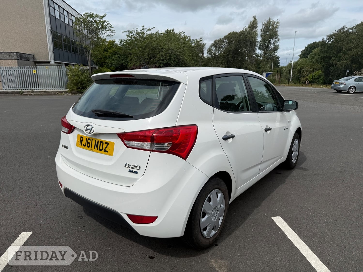 Hyundai ix20 2011 - Cars in Livingston