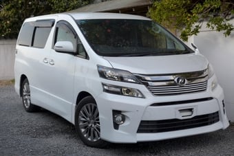Toyota Vellfire 2014
