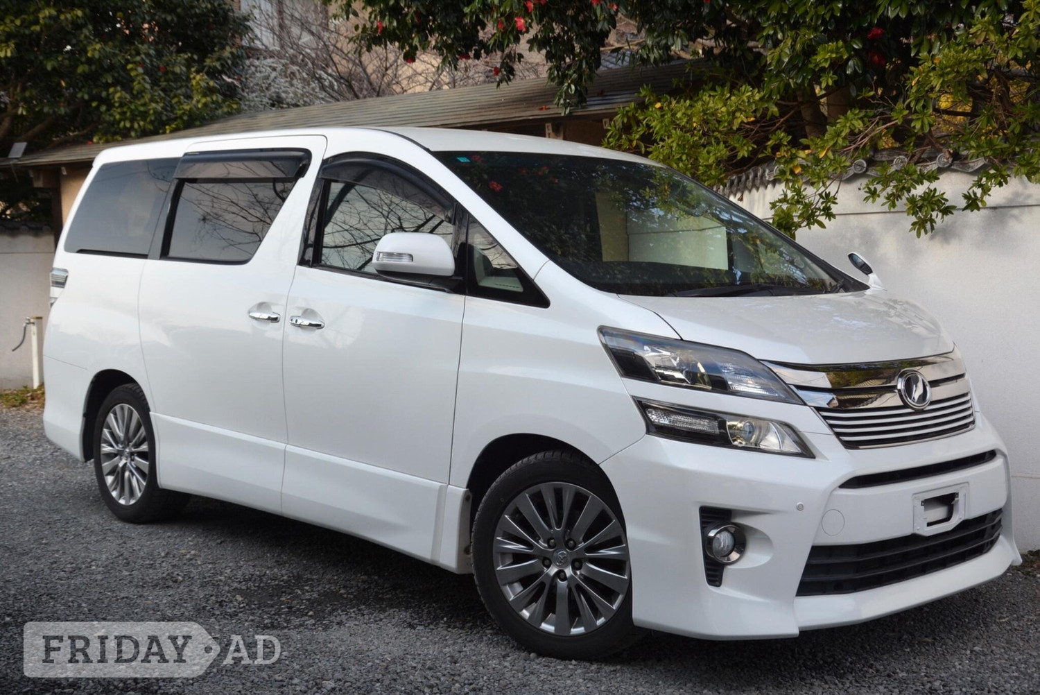 Toyota Vellfire 2014 - Cars