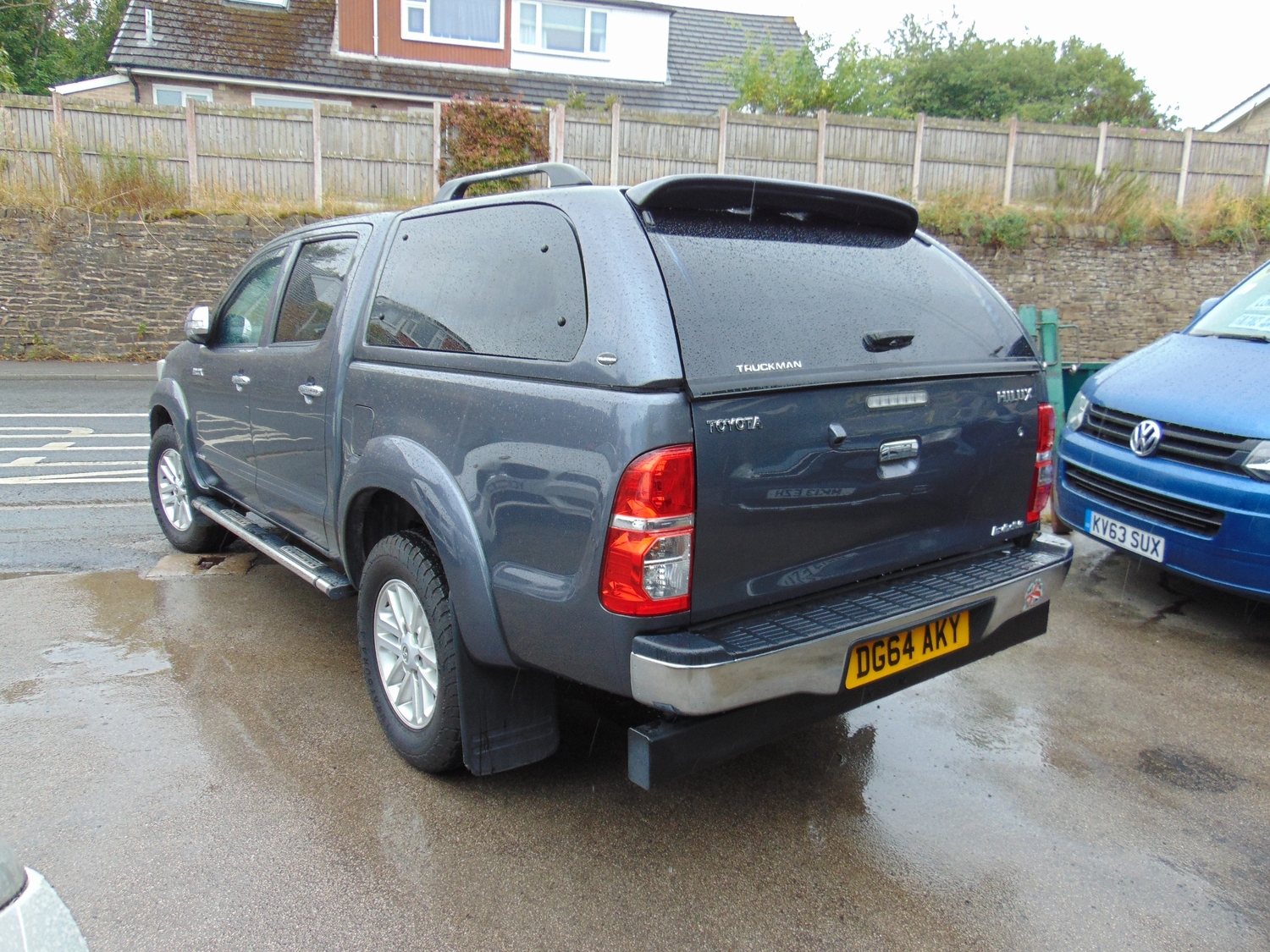 Toyota Hilux 2014 - Cars in Keighley