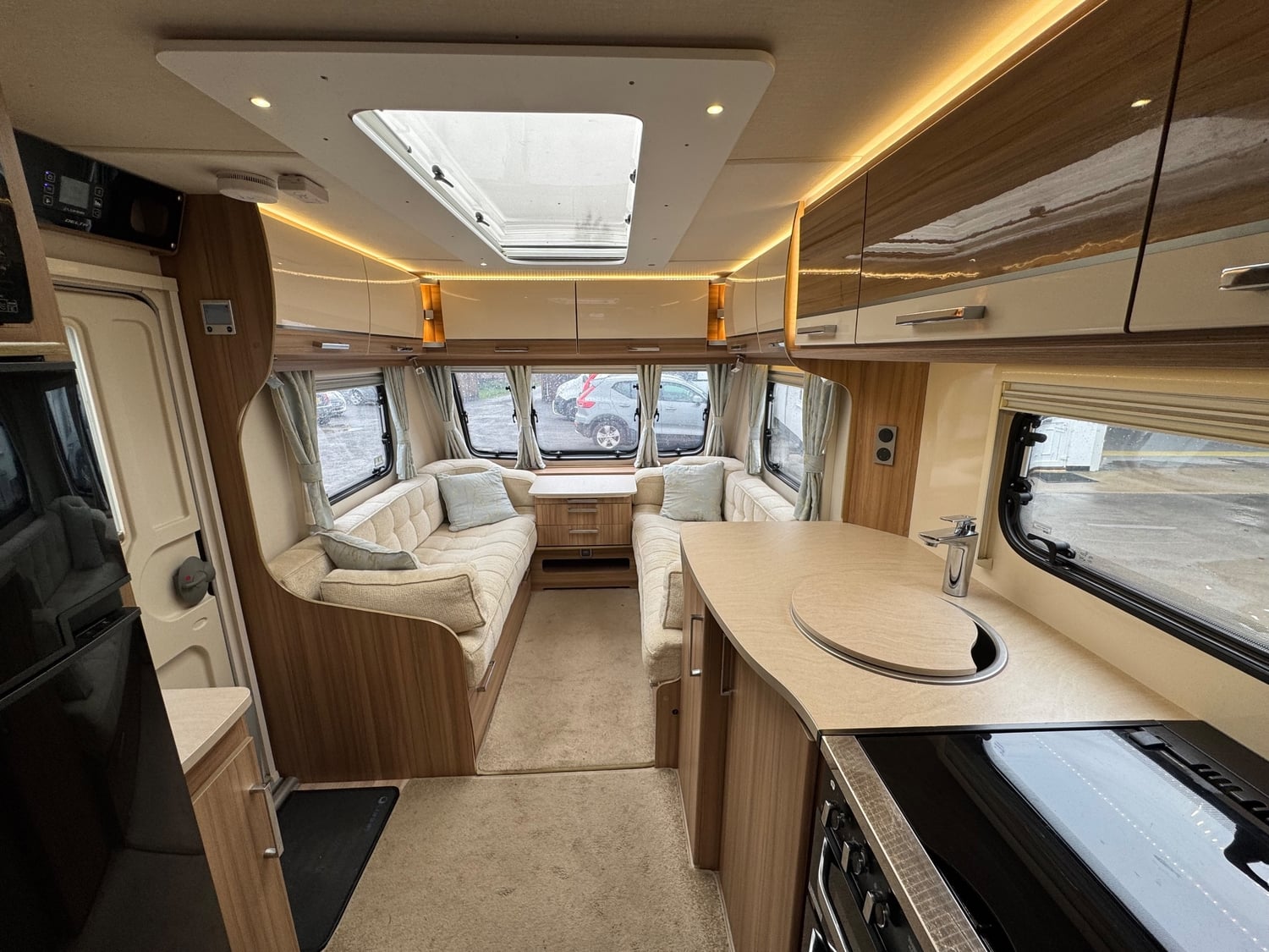 Lunar Delta 2016 - Motorhomes & Caravans in Thirsk