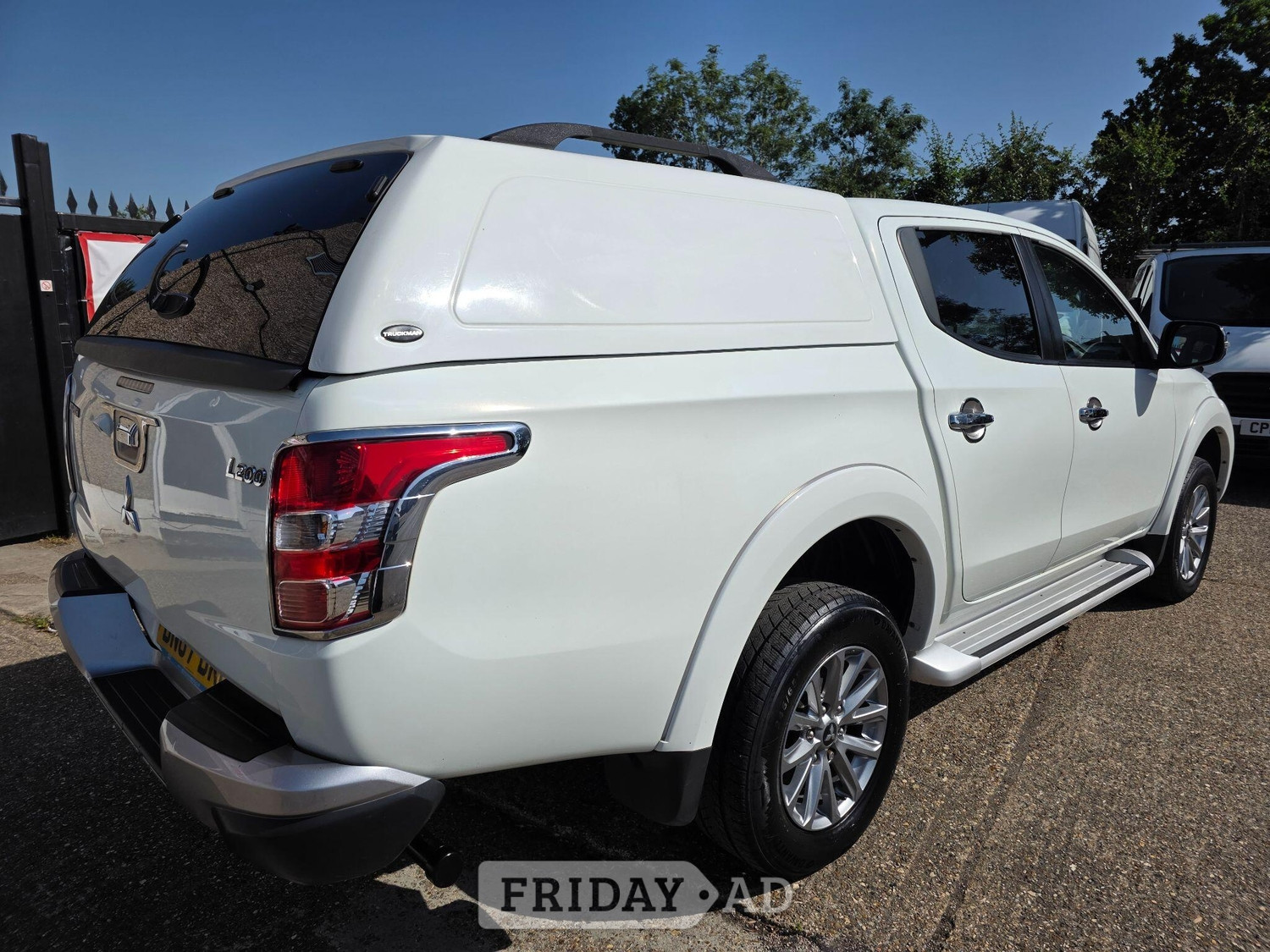 [ berth ]Mitsubishi L200