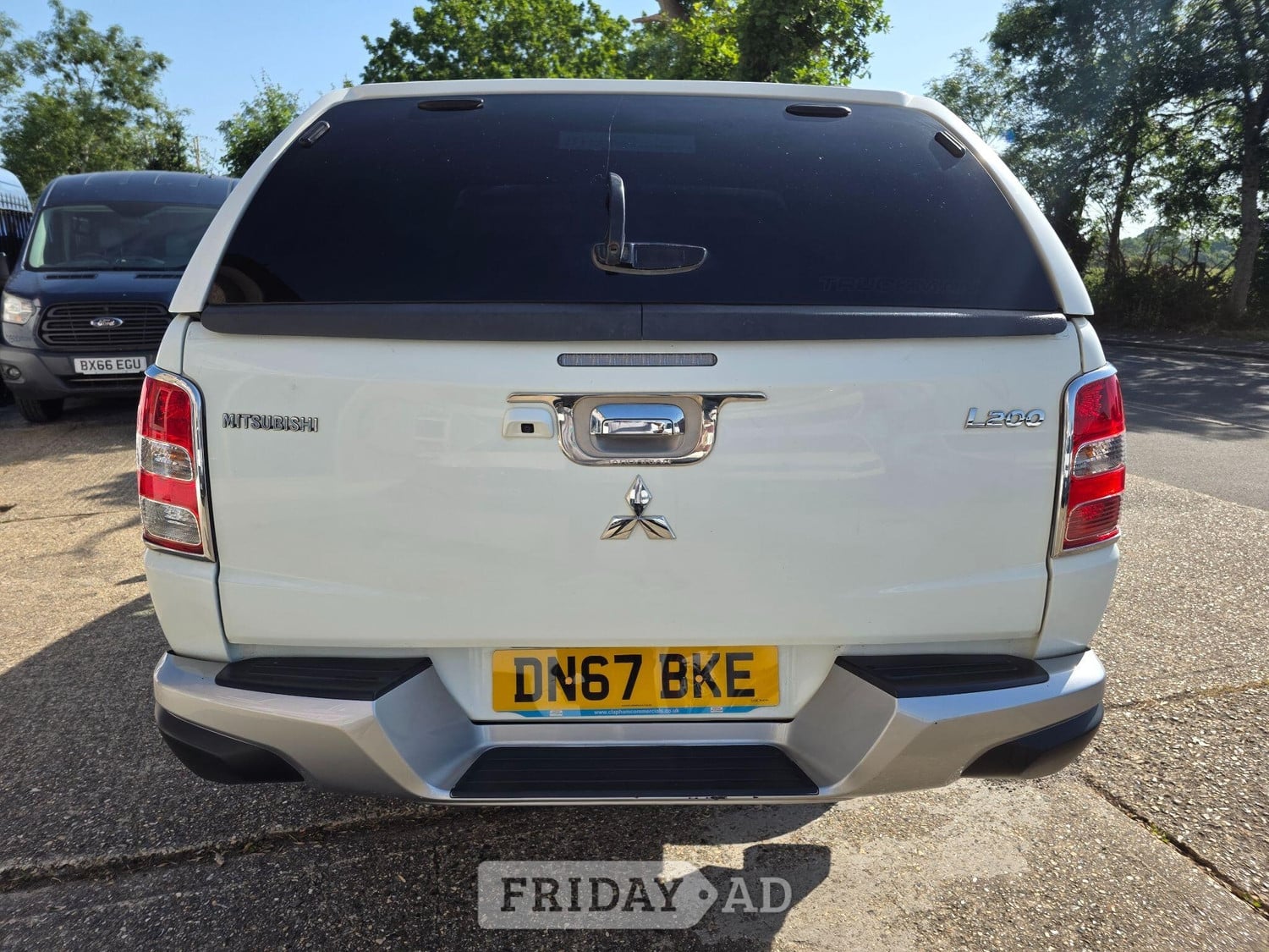 Mitsubishi L200 2017 - Vans & Commercial Vehicles in Hounslow
