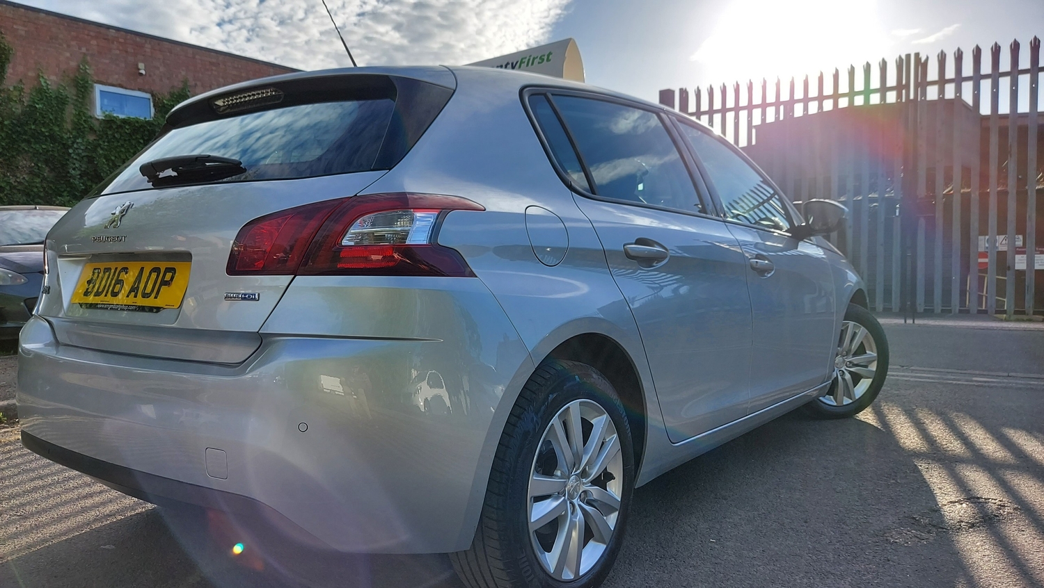 [ berth ]Peugeot 308