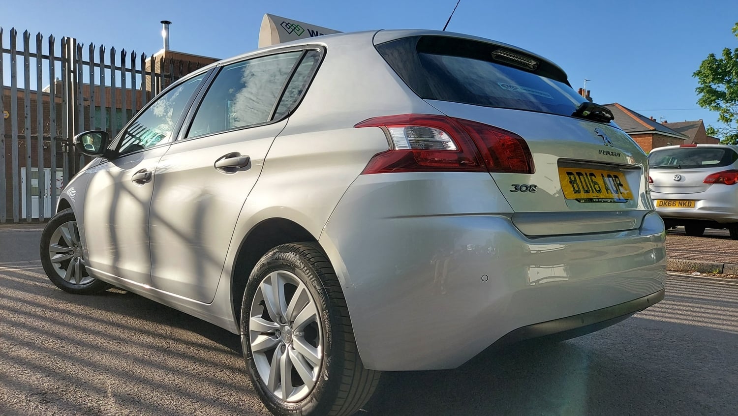 Peugeot 308 2016 - Cars in Leicester