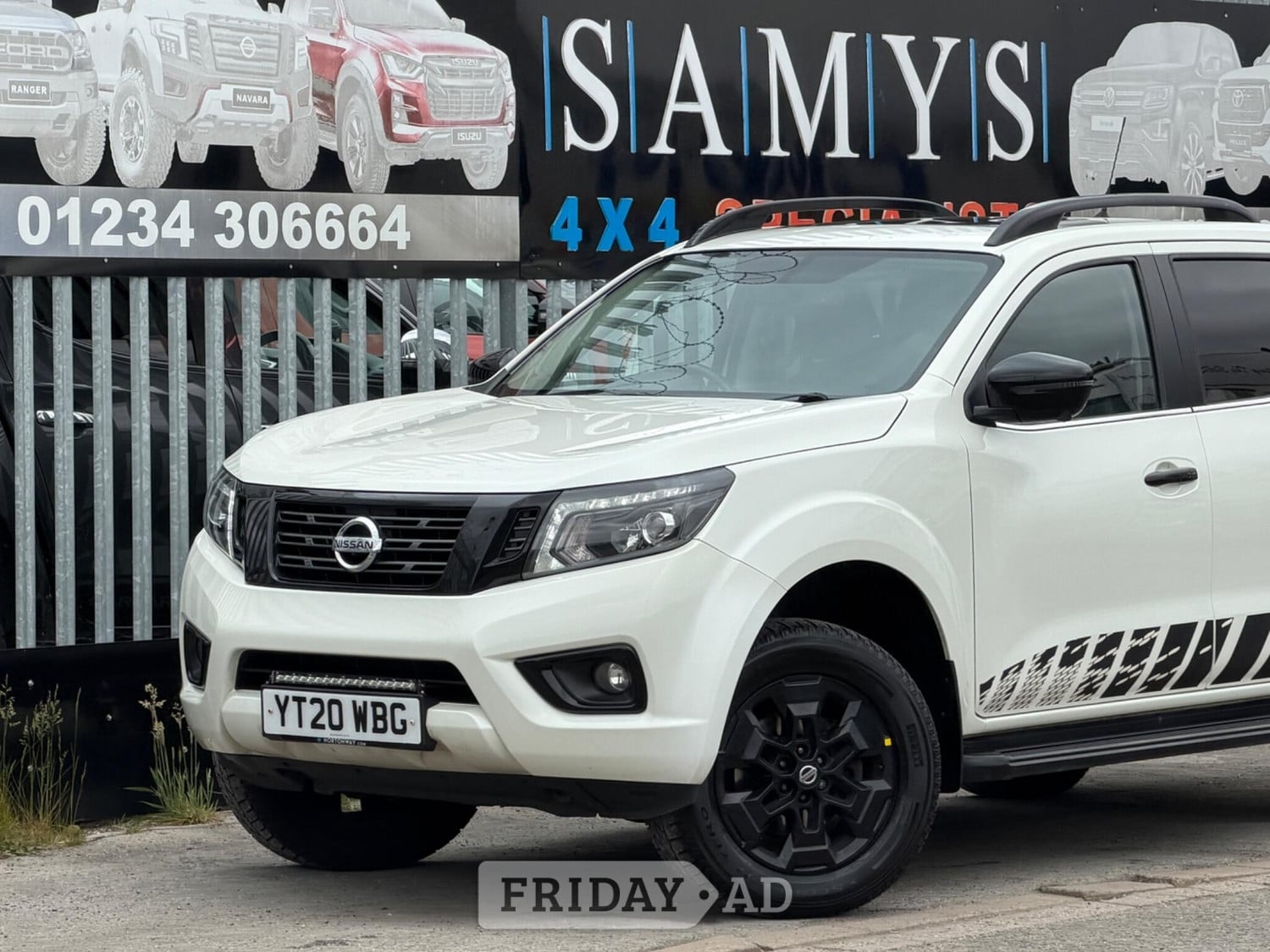 Nissan Navara 2020 - Vans & Commercial Vehicles in Bedford