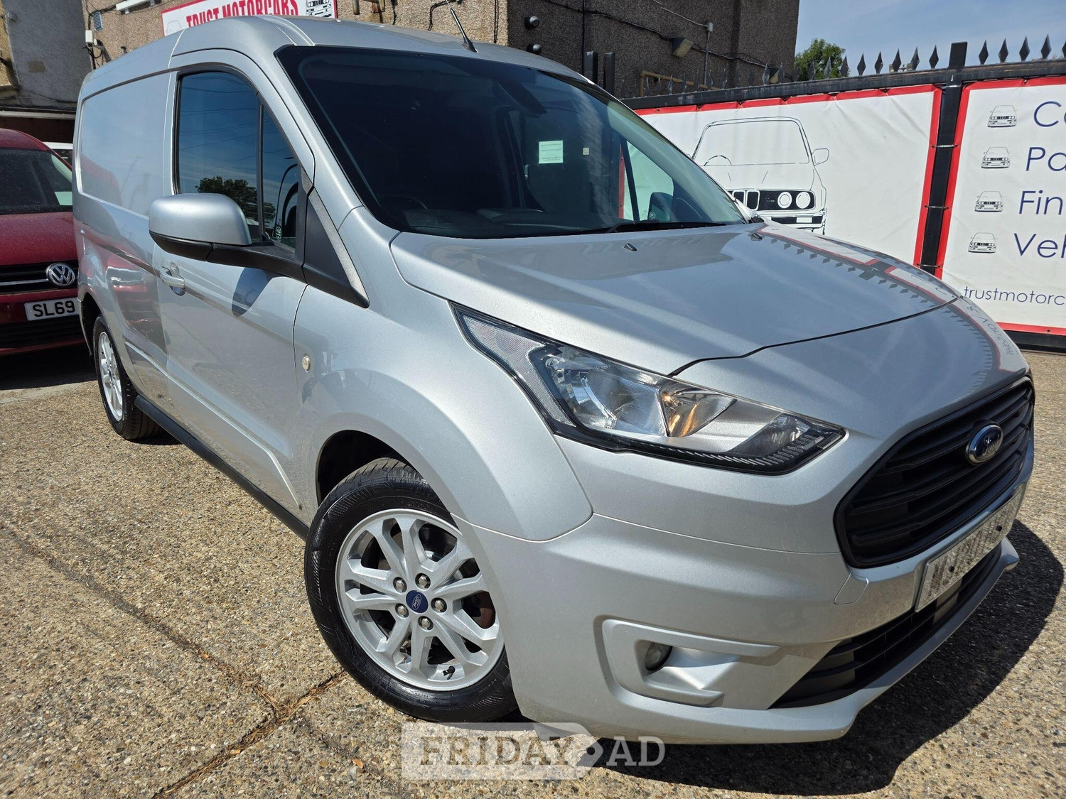 Ford Transit Connect 2020 in Hounslow