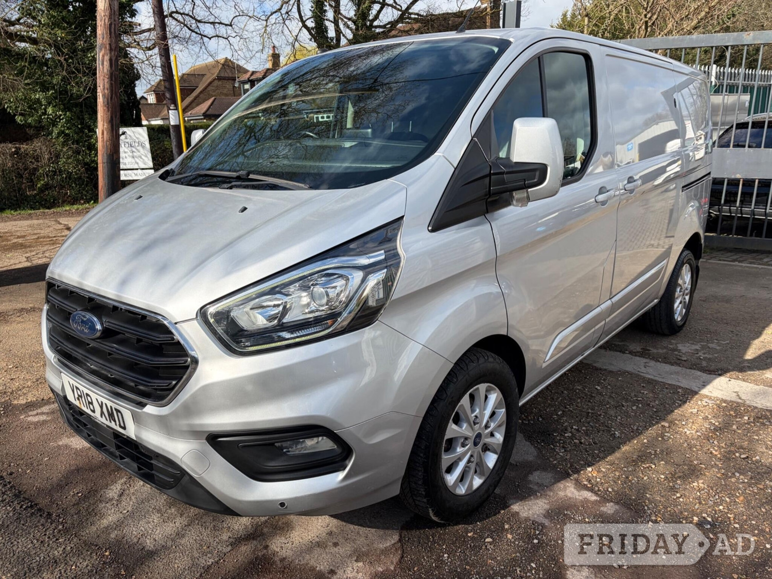 [ berth ]Ford Transit Custom