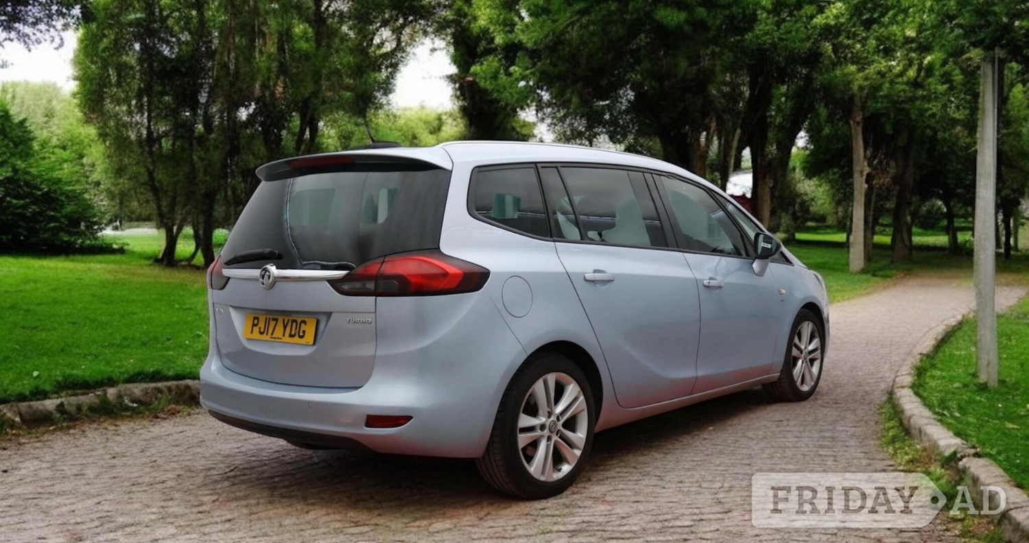 [ berth ]Vauxhall Zafira Tourer