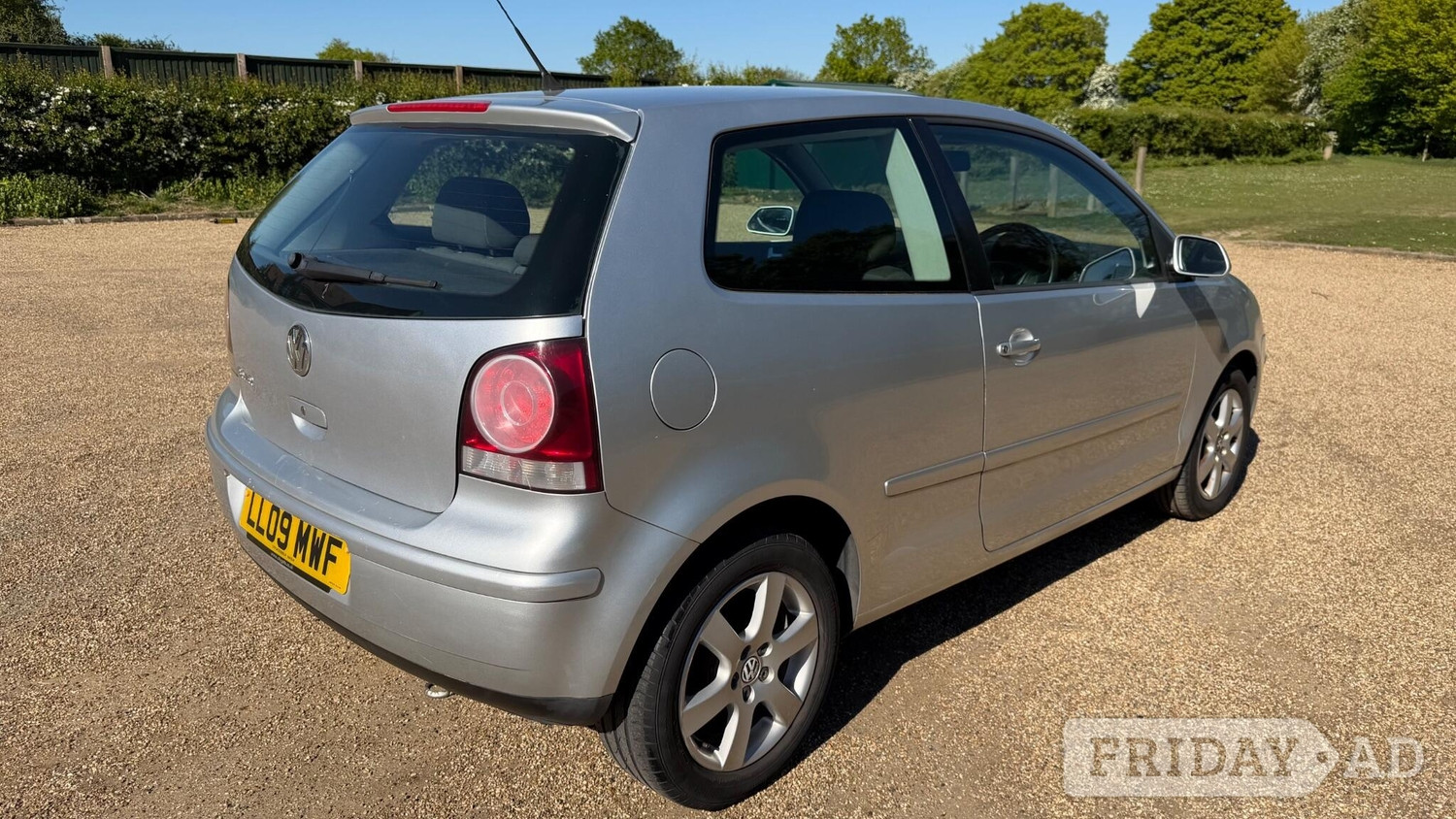 Volkswagen Golf 2004 - Cars