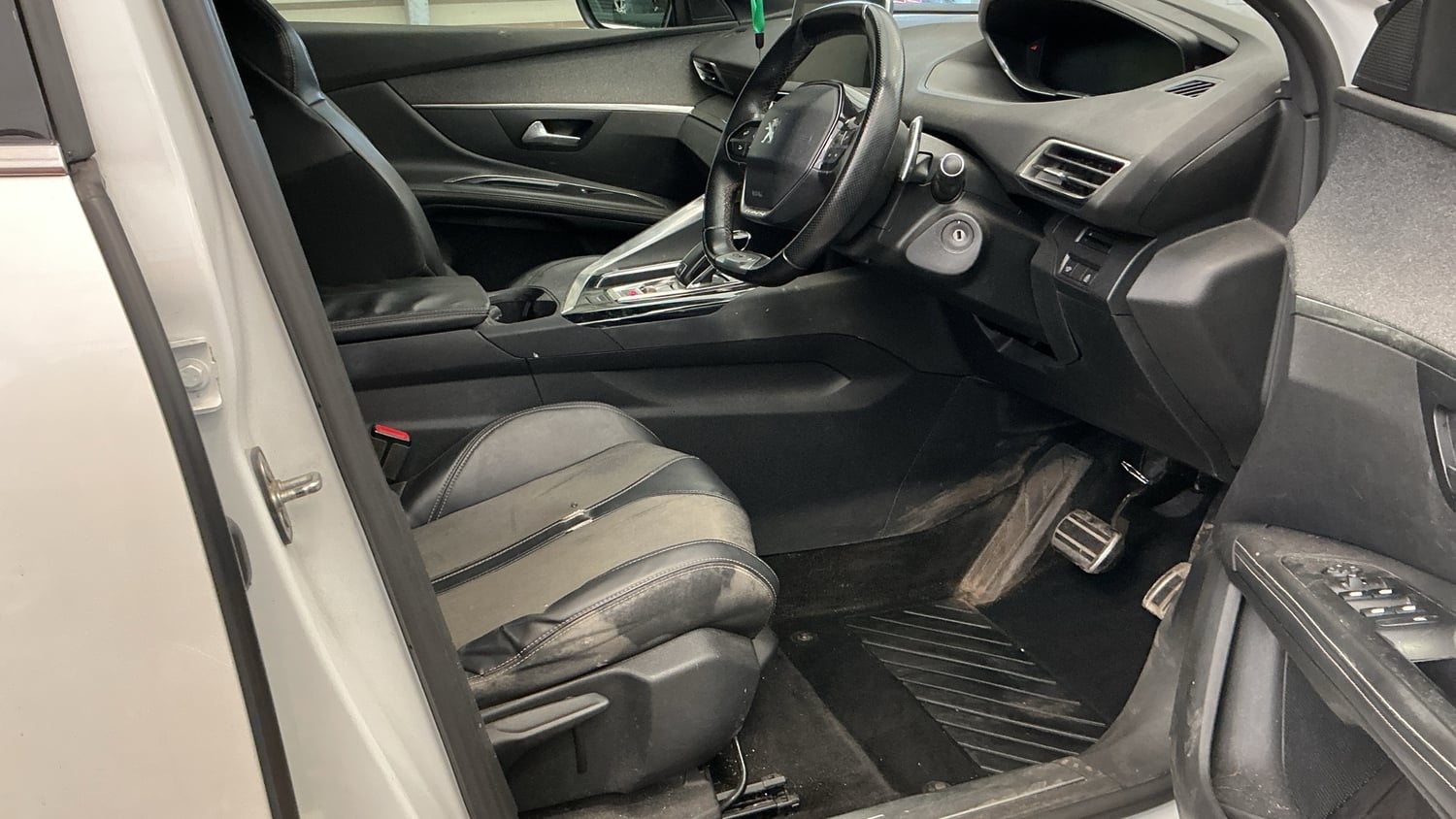 Peugeot 5008 Hillingdon