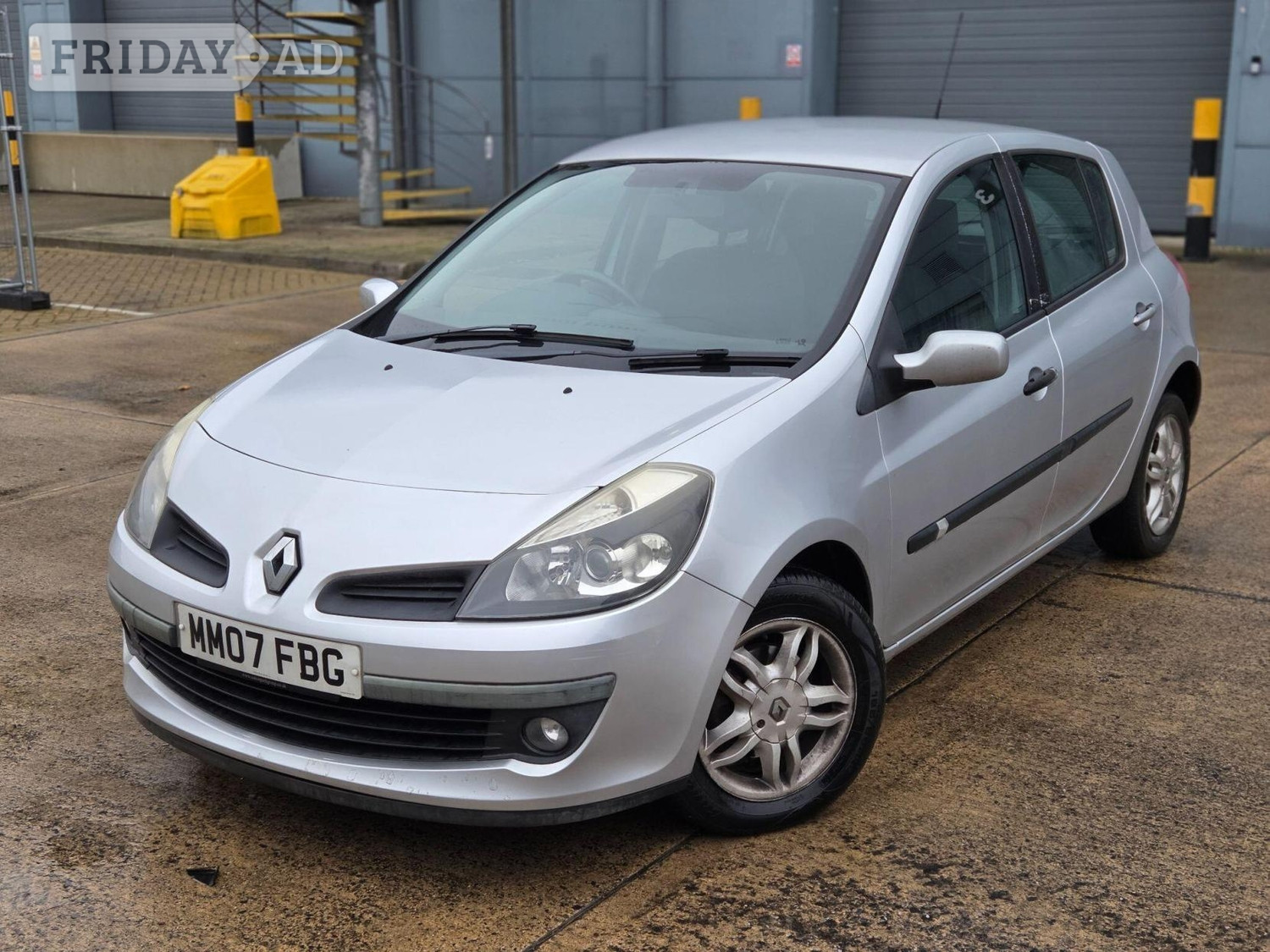 Renault Clio Slough