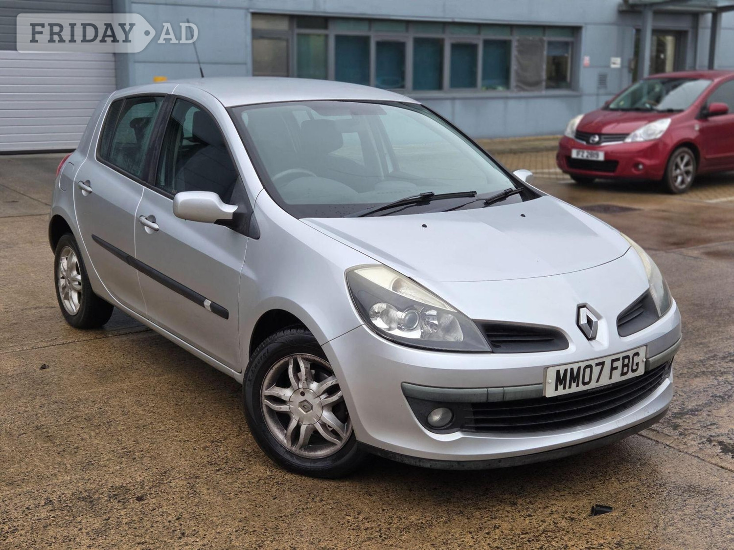 [ berth ]Renault Clio