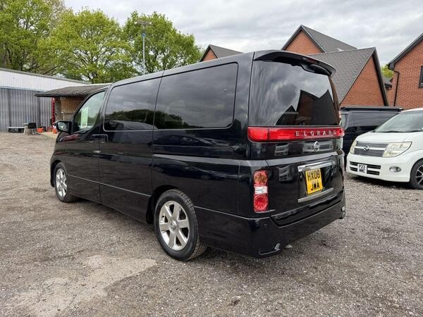 Nissan Elgrand 2008 - Cars