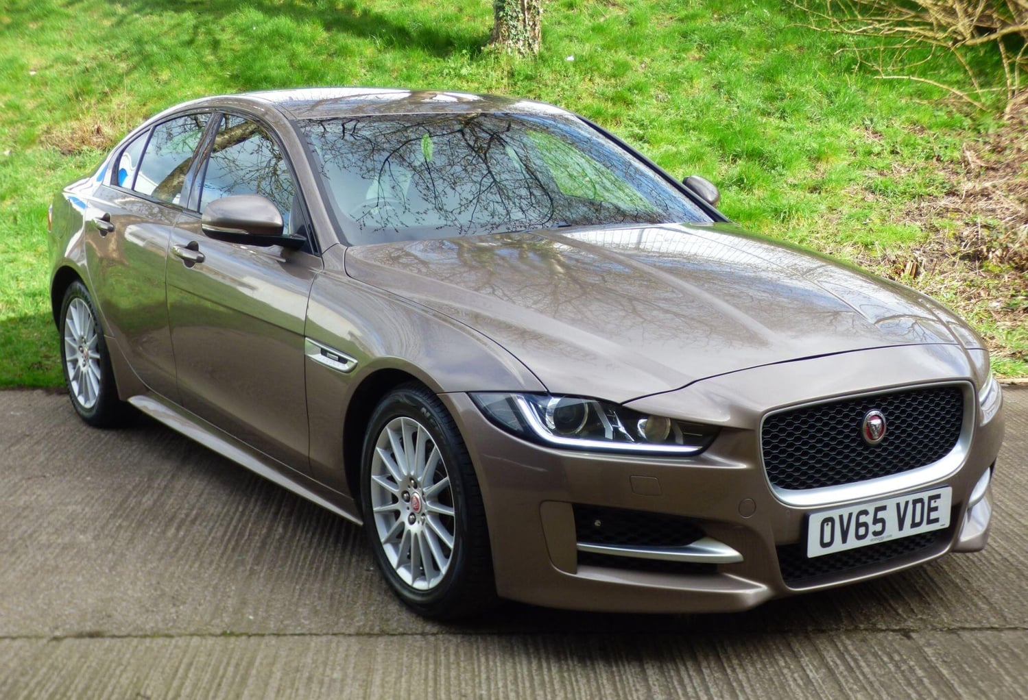 Jaguar XE 2015 - Cars in Bradford