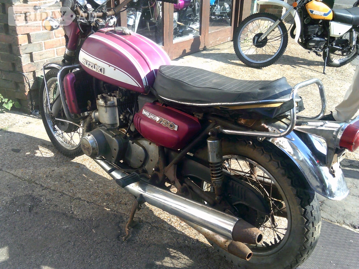 Suzuki GT 750 1972 - Motorbikes, Scooters & Quads