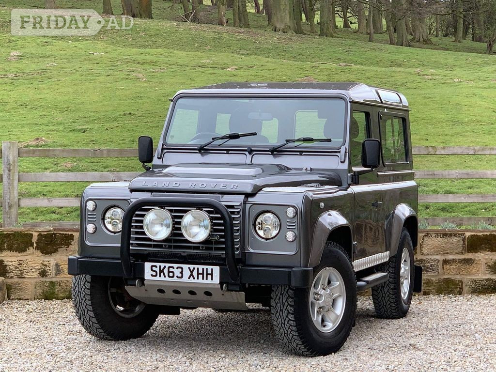 Land Rover Defender 90 2013 in St. Albans